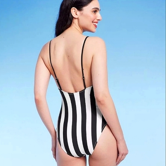 ~NWT~SHADE & SHORE~Juniors Plus 17 Black/White High Leg Cheeky Swimsuit~Nice - Picture 2 of 15